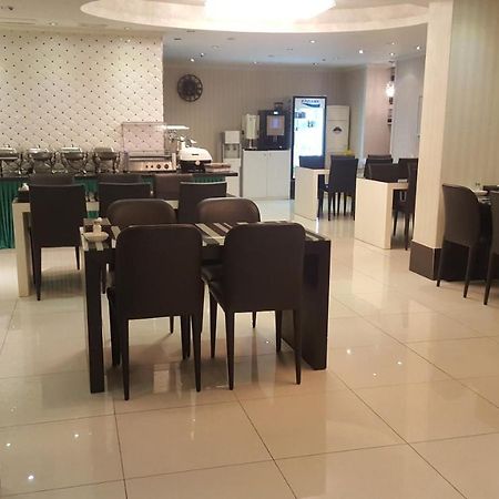 Changwon Olympic Hotel חדר תמונה