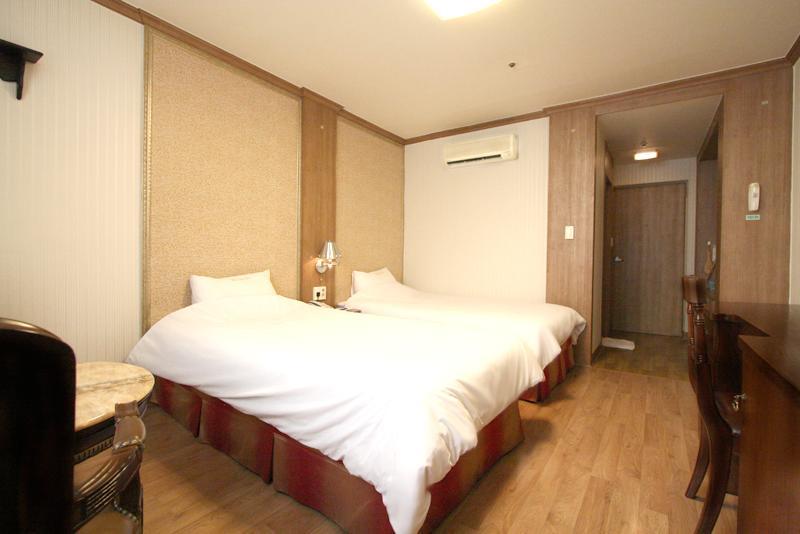 Changwon Olympic Hotel מראה חיצוני תמונה