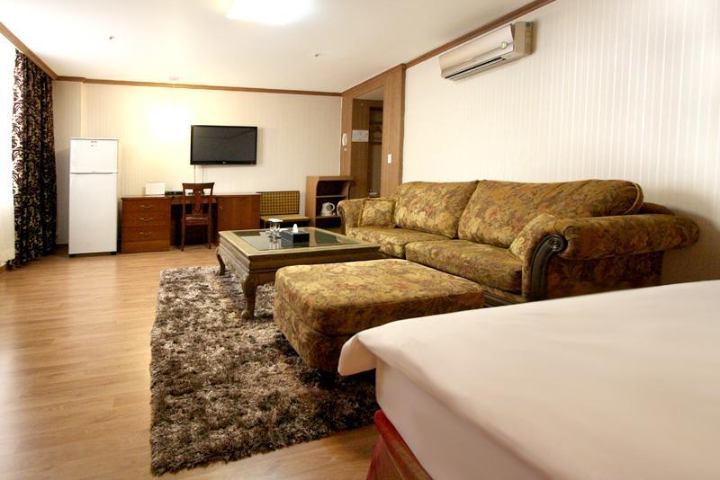 Changwon Olympic Hotel מראה חיצוני תמונה