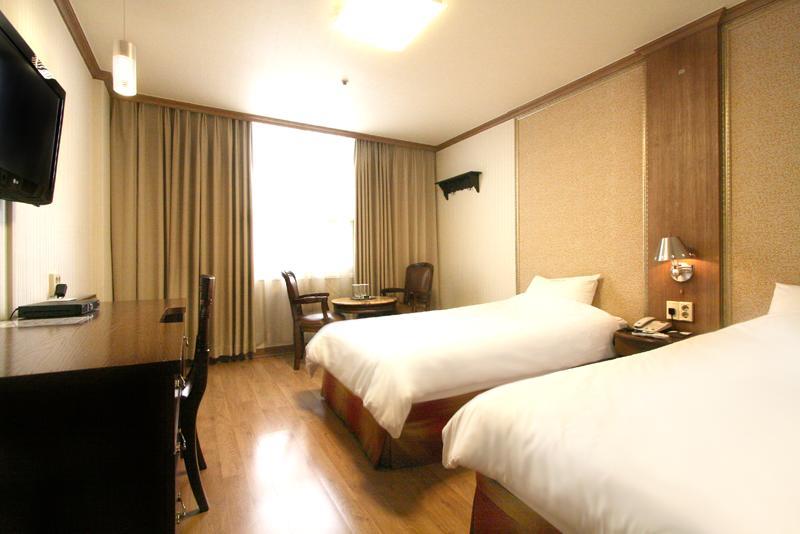 Changwon Olympic Hotel מראה חיצוני תמונה