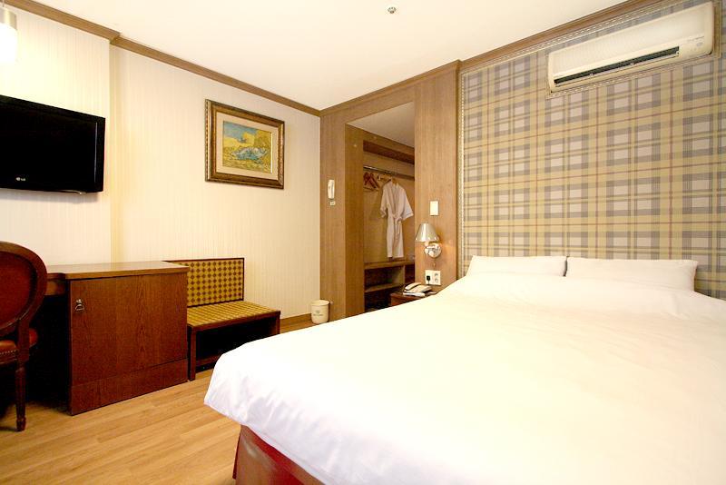 Changwon Olympic Hotel מראה חיצוני תמונה