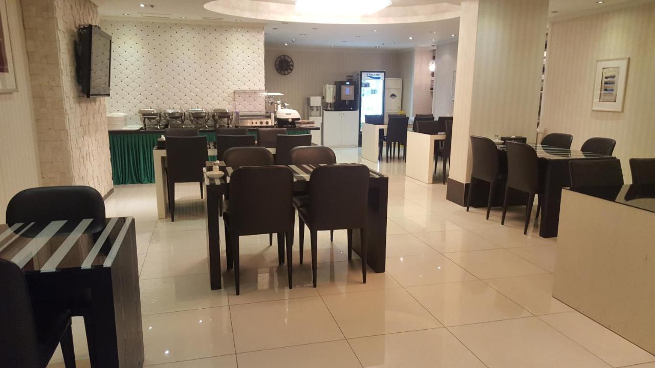 Changwon Olympic Hotel חדר תמונה